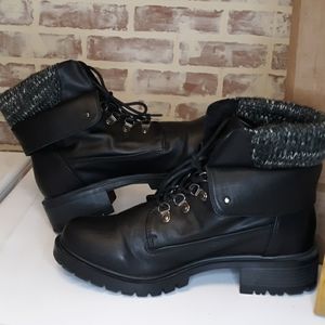 Black Short Lace-up Boots